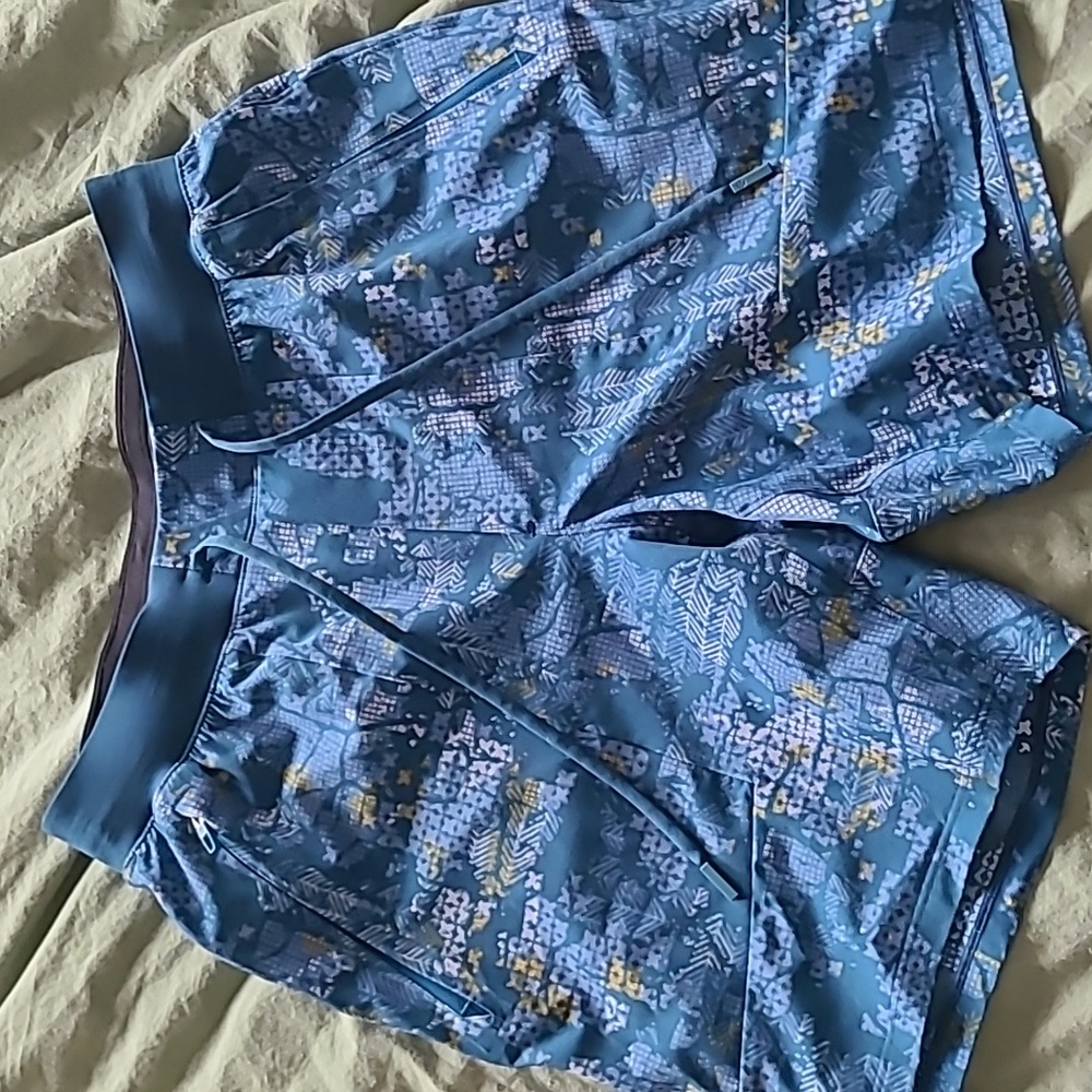 Mens Lululemon shorts size small